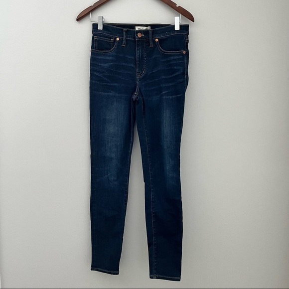 Madewell 9" Mid-Rise Skinny Jeans in Larkspur Wash: TENCEL™ Denim Edition - Picture 3 of 9
